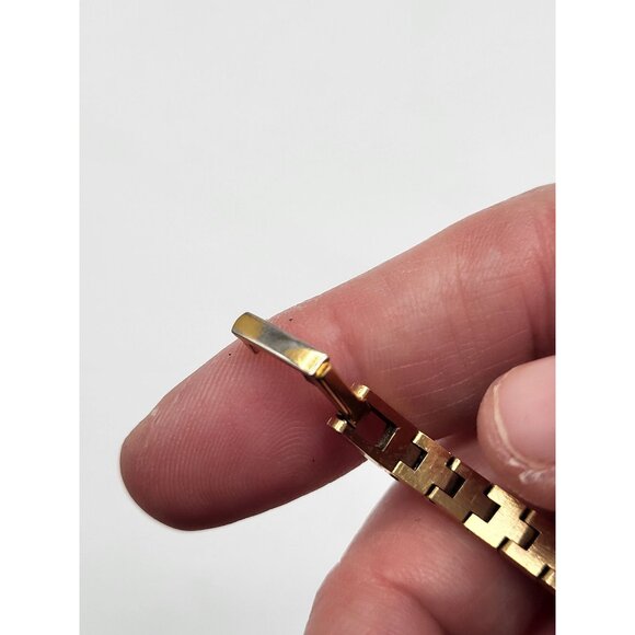 Bulova Watch Co. Caravelle Quartz Gold Tone Women's Watch Dainty Thin VTG - Picture 7 of 13